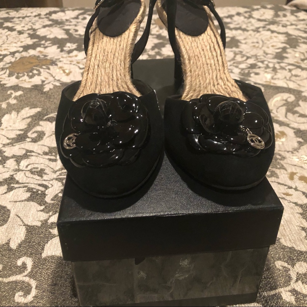 Gorgeous Chanel fall Sandals